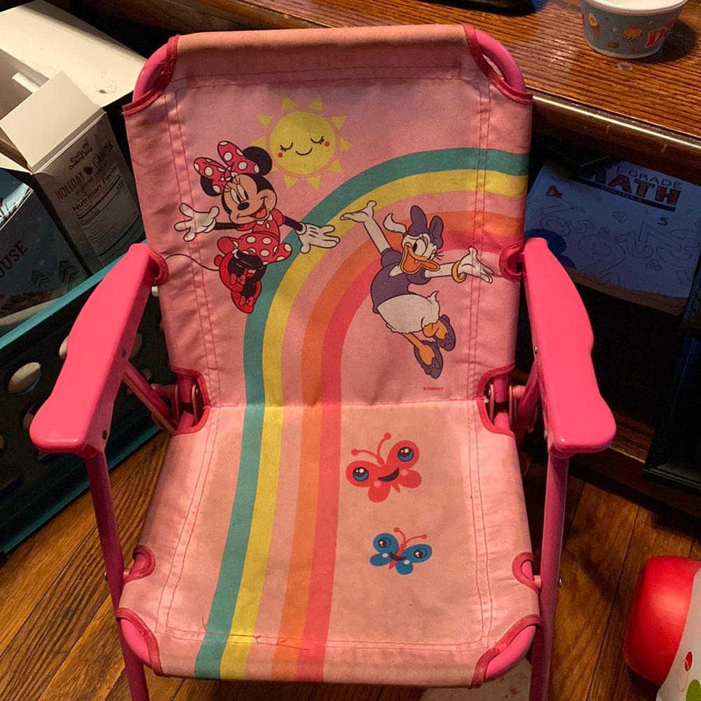 Minnie Mouse folding chair